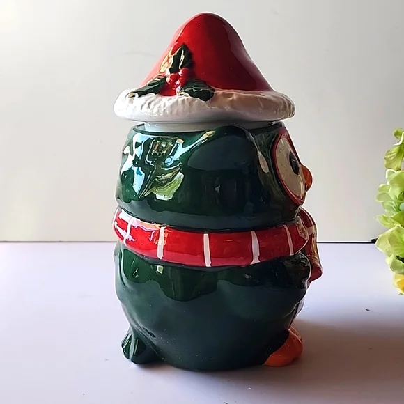 NWT, David's Cookies Christmas Ceramic Cookie Jar. Owl Design. - Picture 4 of 15